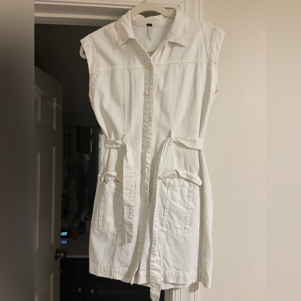 White Sleeveless Button-Down Dress